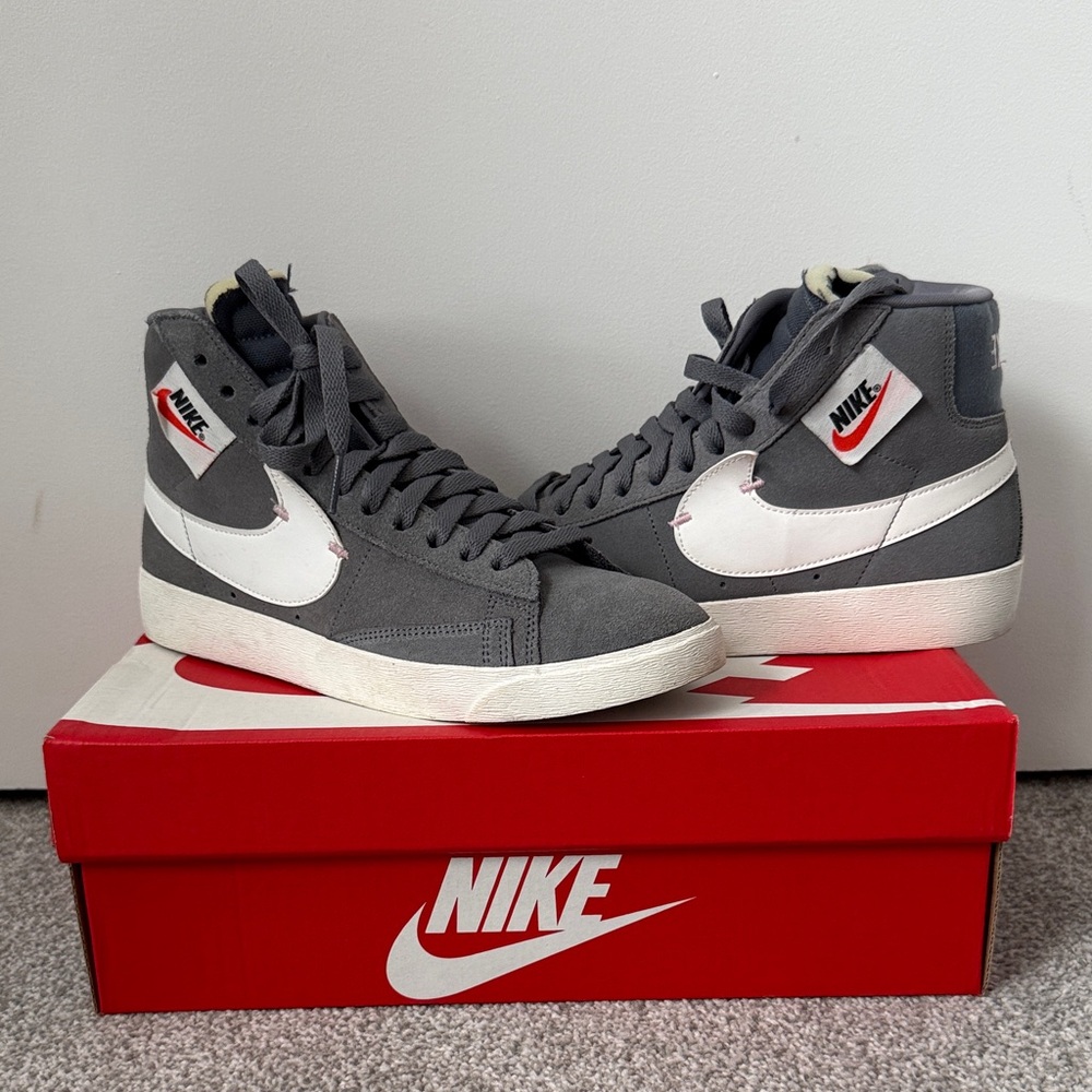 Nike Womens Blazer Mid Rebel Shoes